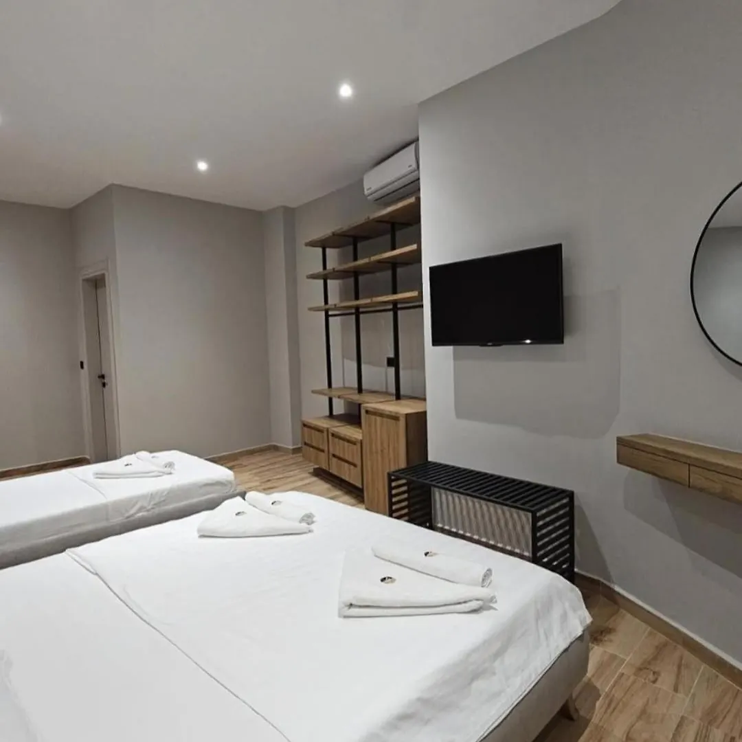 Hotel Levante צ'סנטיקו