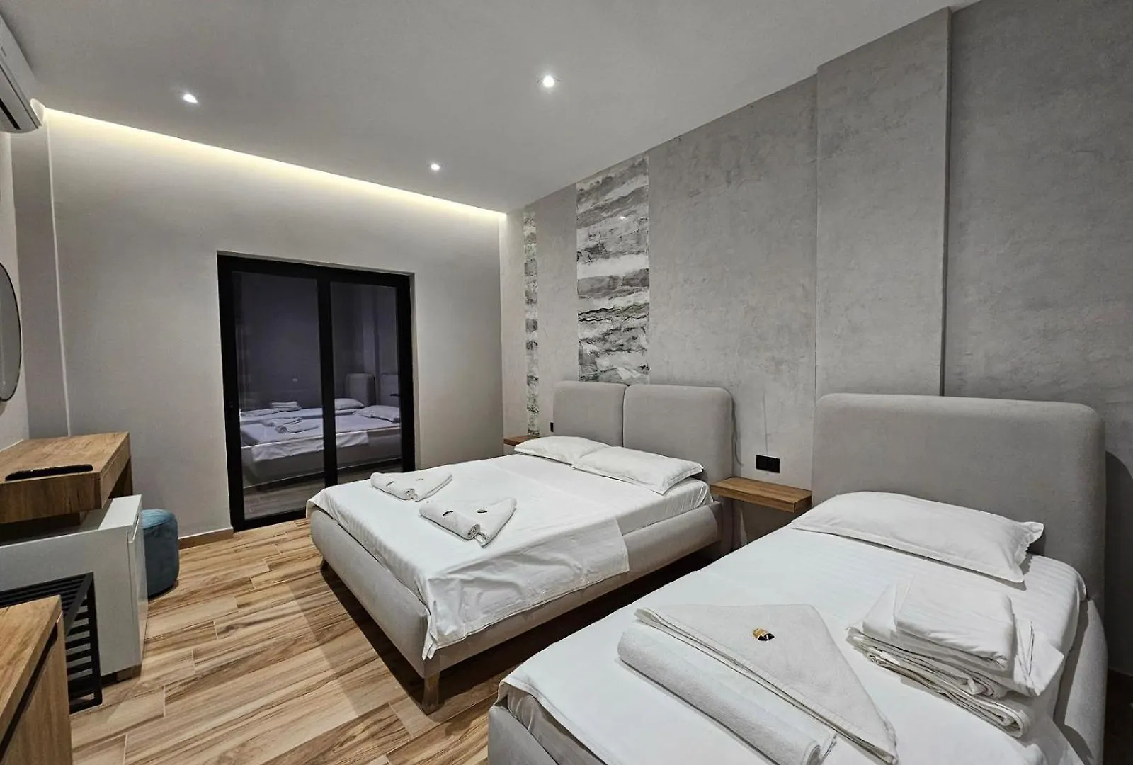 Hotel Levante צ'סנטיקו